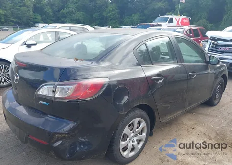 2013 Mazda Mazda3 I Sport z USA, uszkodzony, nr VIN JM1BL1U81D1702995